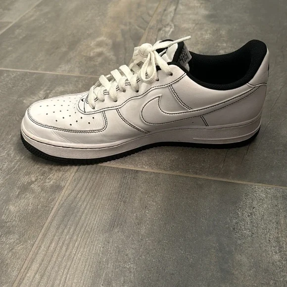Mens Nike Air Force 1 Low ‘07, Size 10, White & Black - Picture 6 of 8